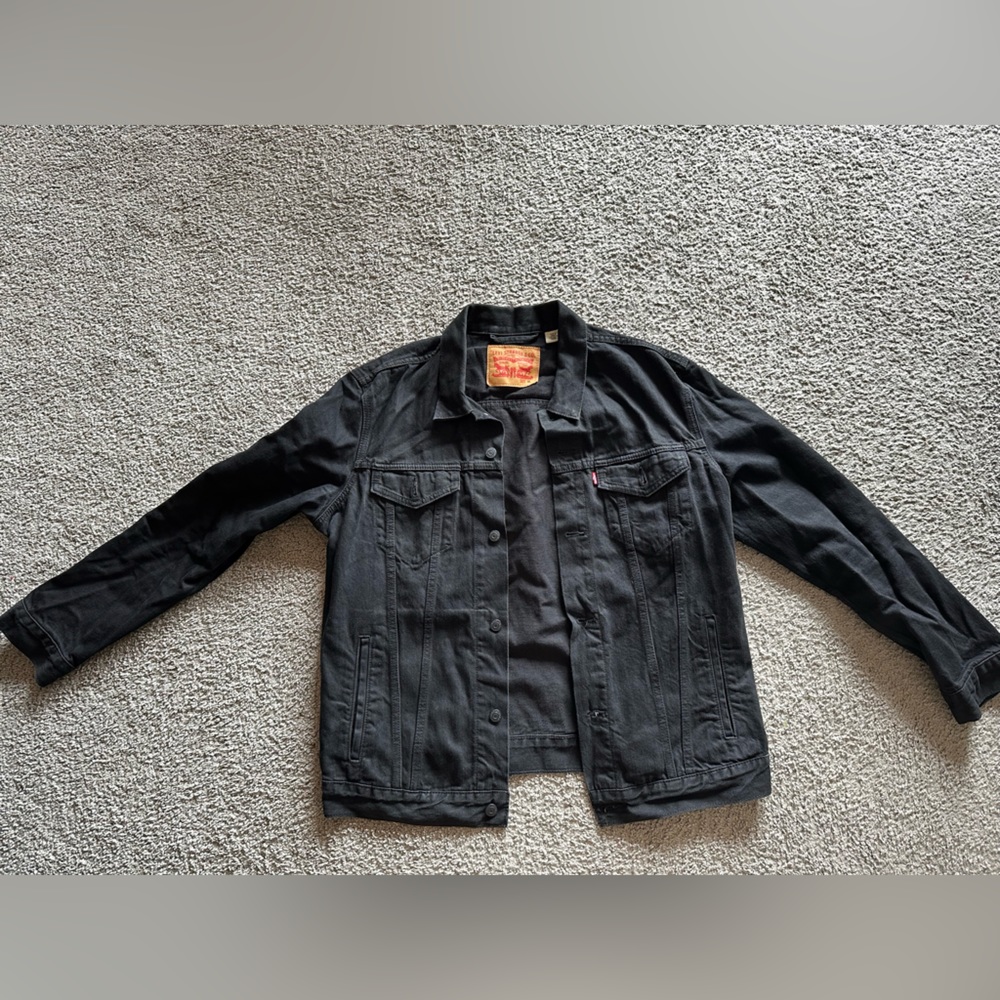 Levi’s black trucker jacket xl